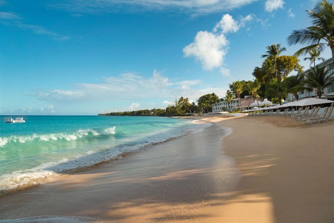 On the Beach: a Luxury Retreat’s Stylish Transformation