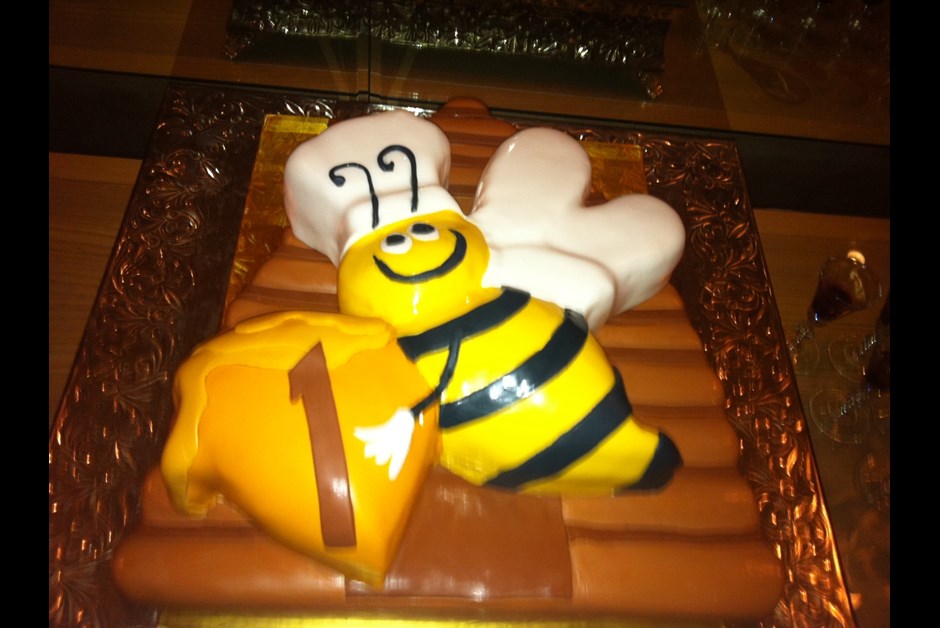 Happy One-year Anniversa-bee!