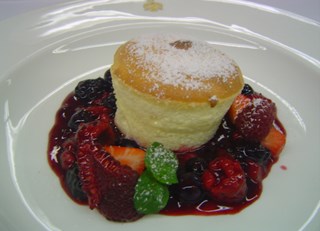 Curd soufflé with "Hamburger" red fruit jelly