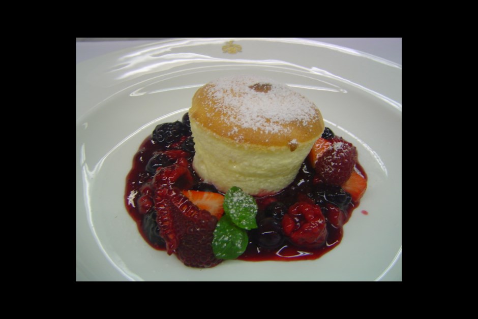 Curd soufflé with "Hamburger" red fruit jelly