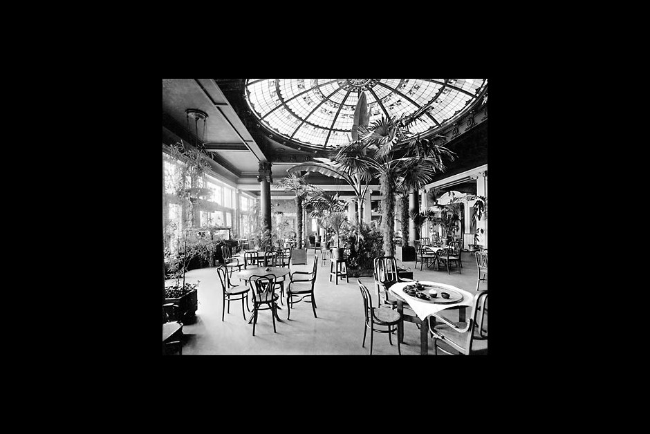 The Fairmont Empress - The Palm Court in 1910