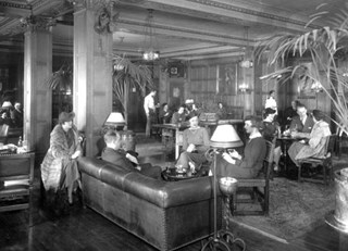 Fairmont Le Chateau Frontenac - Frontenac Cocktail Lounge - 1935