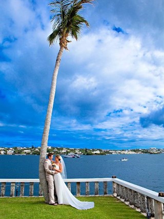 Molly &amp; Josh Moongate Wedding: &quot;We thought the beach was what we wanted, but after seeing the Hamilt