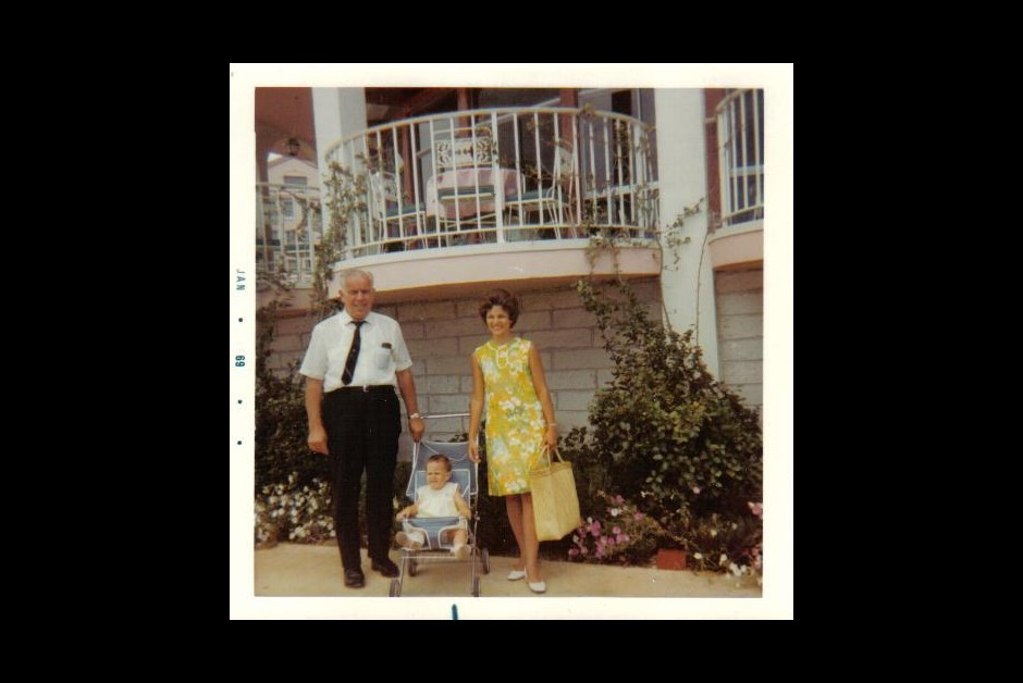 Mom, Grandpa, me Bermuda 1968