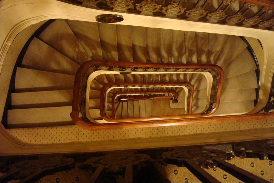 AMAZING STAIRCASE AT FAIRMONT COPLEY BOSTON