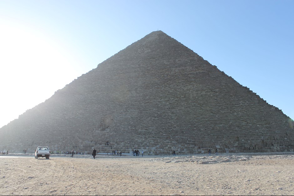 Pyramids of Giza, Egypt-1.jpg