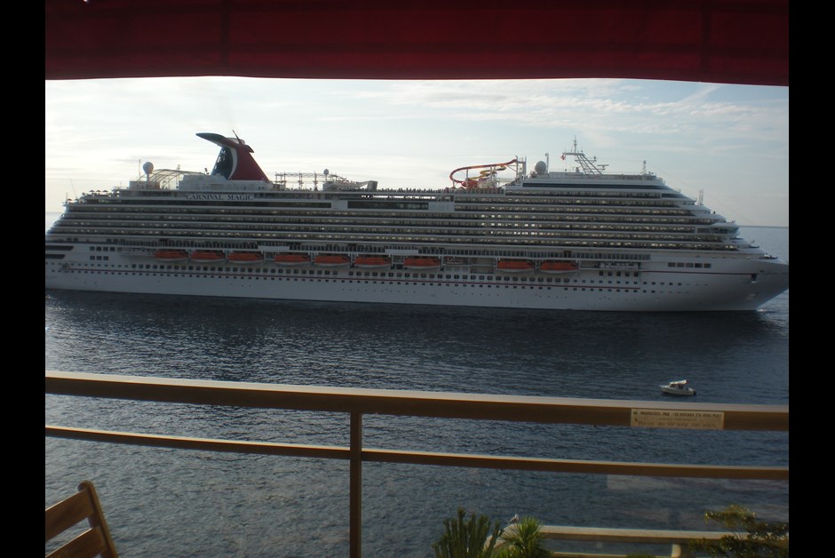 hotel .... or a cruise ship?