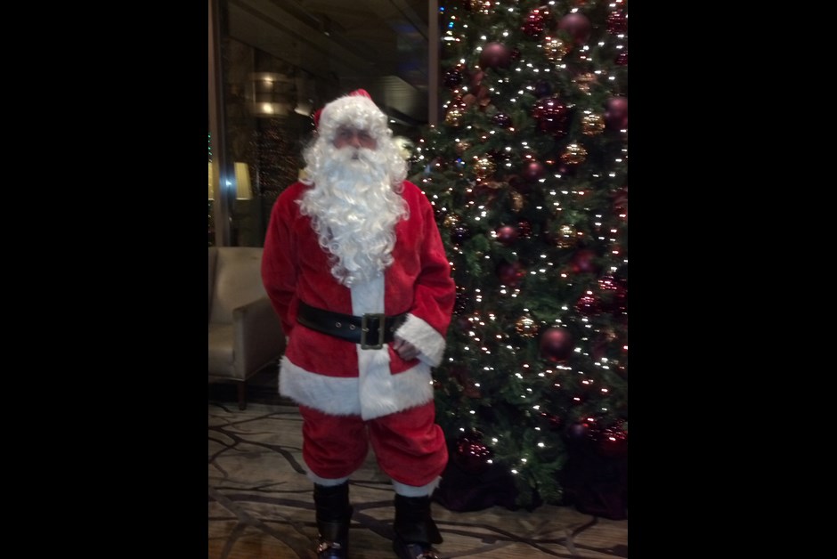 Santa brings joy & skis at Fairmont Chateau Whistler!