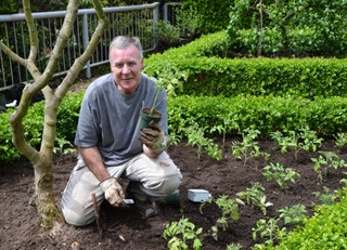 Down and Dirty - rooftop gardening at The Fairmont Waterfront