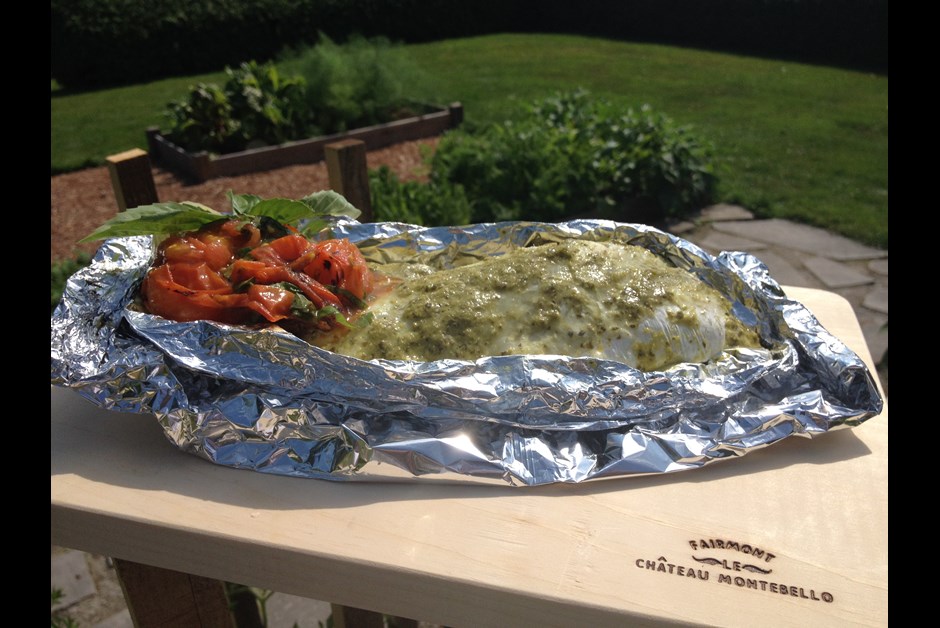 Wrapped pike filet with garden herbs, tomato & basil mash