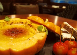 Pumpkin Pie Creme Brulee with Spiced Cookies & Forbidden Baby Candy Apples