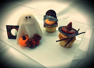 Halloween ghosts cupcakes