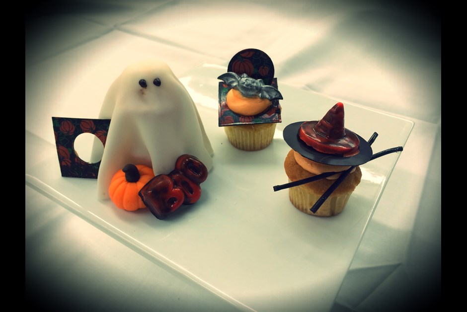 Halloween ghosts cupcakes
