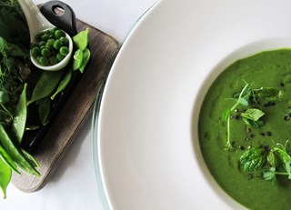 Green Pea &amp; Spinach Soup with Mint