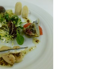 Sonoma farmer’s market salad, “Olive Leaf Hills” Sherry black truffle shallot vinaigrette