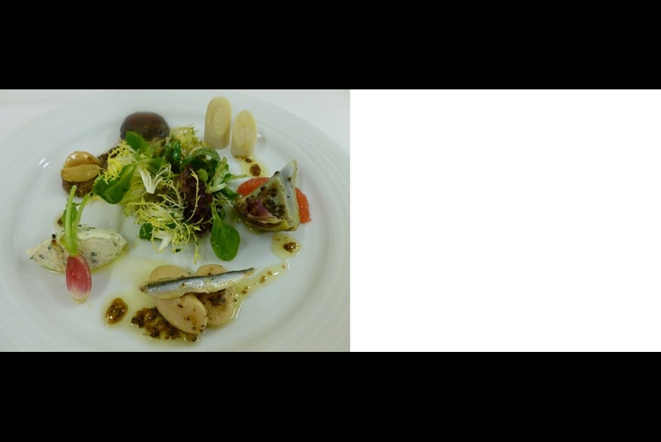 Sonoma farmer’s market salad, “Olive Leaf Hills” Sherry black truffle shallot vinaigrette