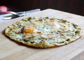 Ramp & Mushroom White Pizza