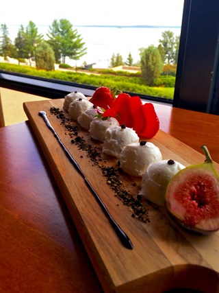 "The Canadienne" cow vanilla peppercorn ice cream