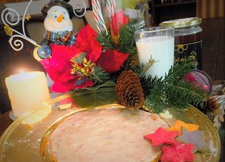 Honey glazed oats and raisin Christmas Cookie