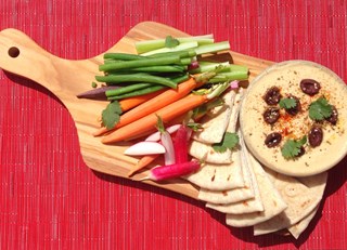 Traditional Hummus and Crudit&#233;s
