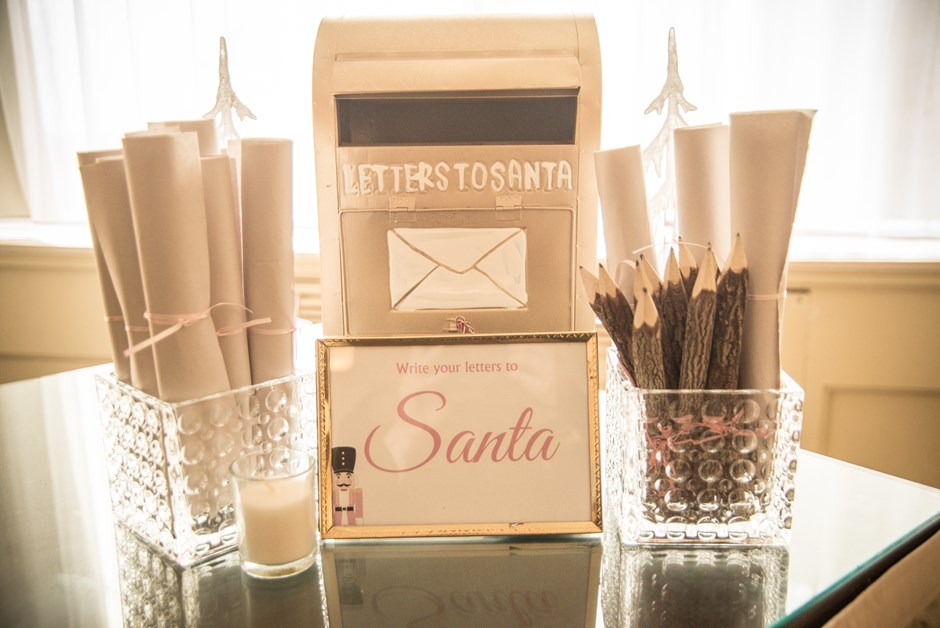 Santa Checks in Fairmont Winnipeg