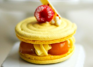 mango raspberry macaron