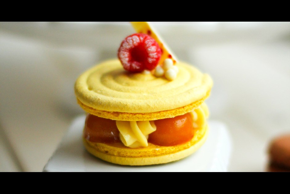mango raspberry macaron