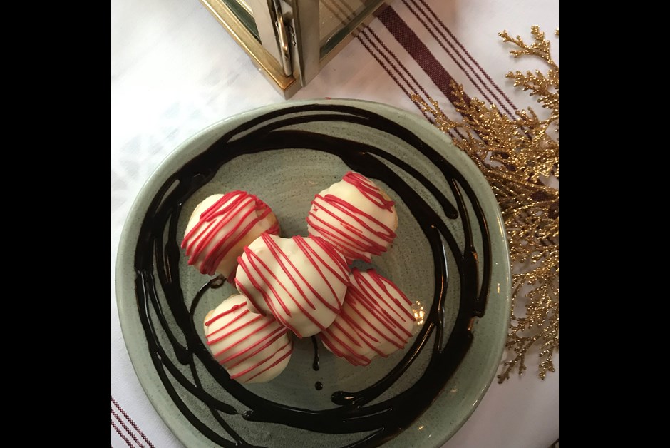 Egg Nog Profiteroles