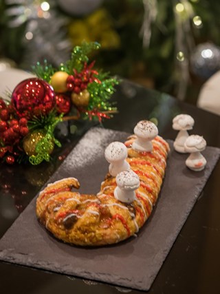Almond & Apple Candy Cane